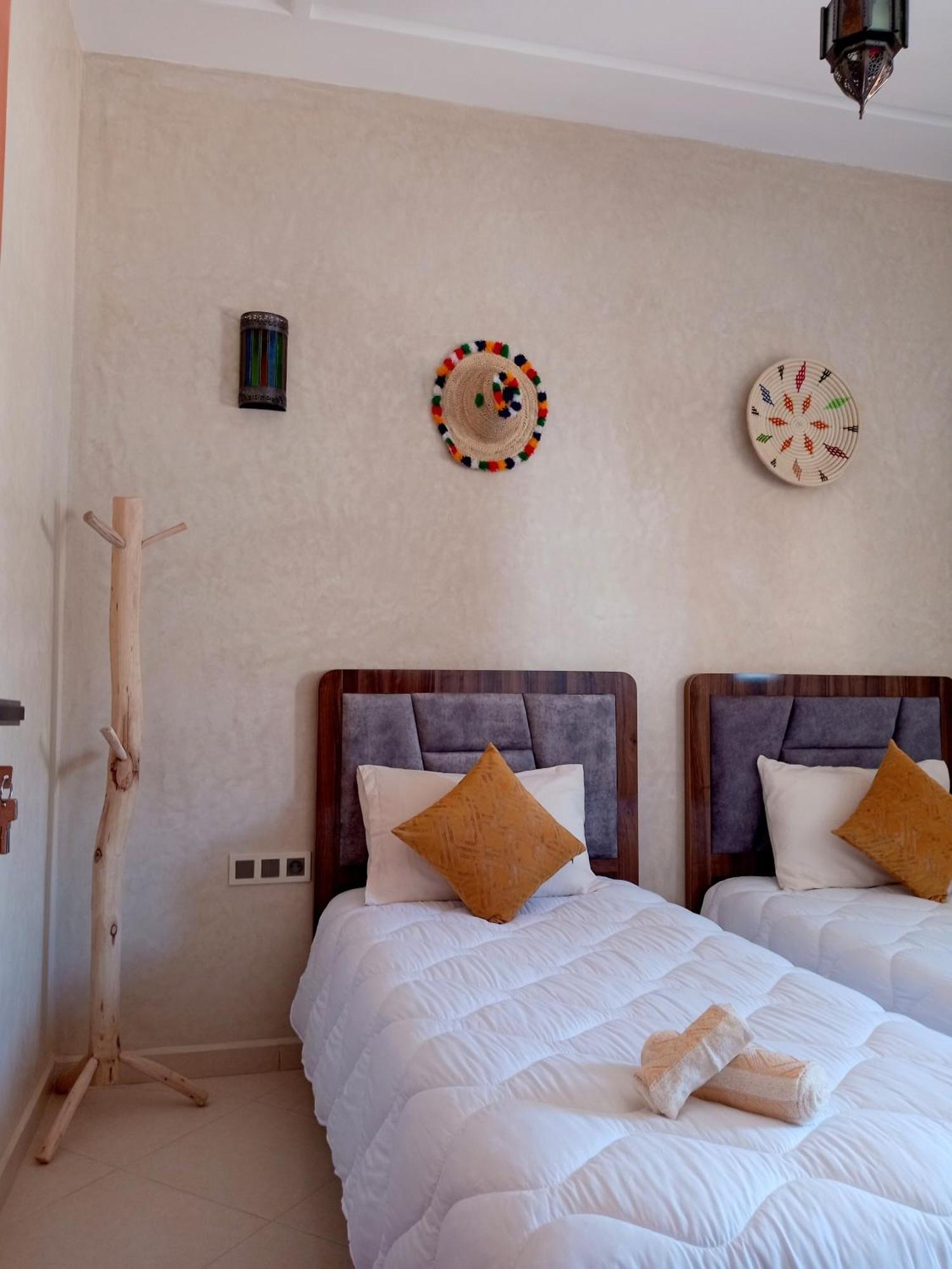 Taghoba Surf House Hostel Tamraght Екстериор снимка
