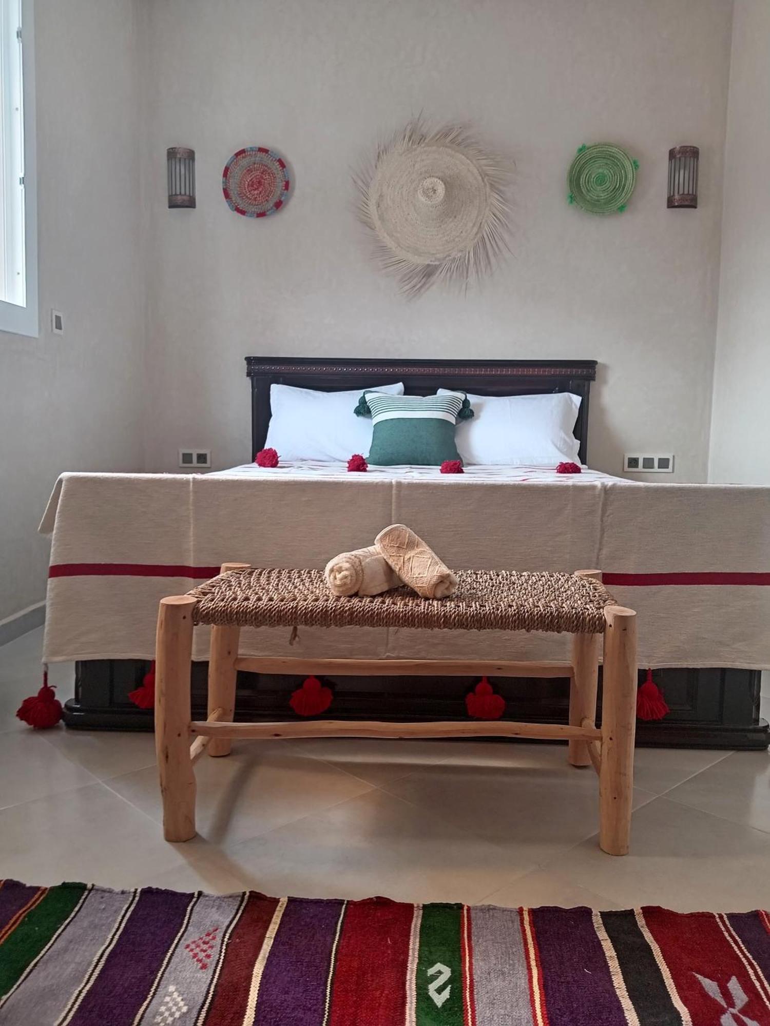 Taghoba Surf House Hostel Tamraght Екстериор снимка