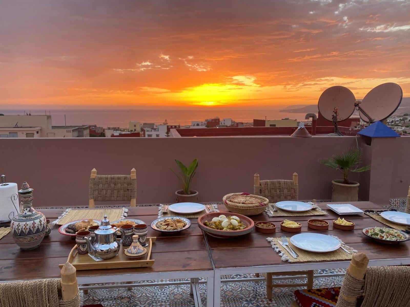 Taghoba Surf House Hostel Tamraght Екстериор снимка